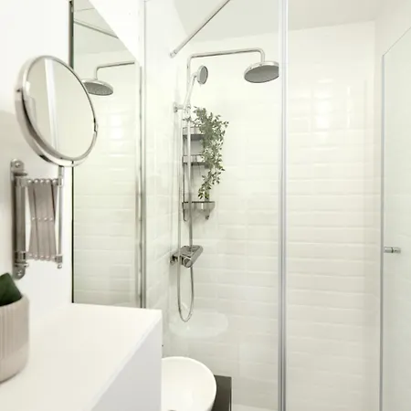 Living At Its - Spacious 2 Bedroom On Calea Victoriei * 부쿠레슈티