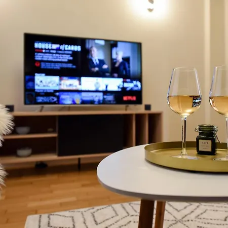 Apartment Living At Its - Spacious 2 Bedroom On Calea Victoriei Bucharest