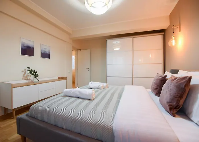 アパート Living At Its - Spacious 2 Bedroom On Calea Victoriei ブカレスト