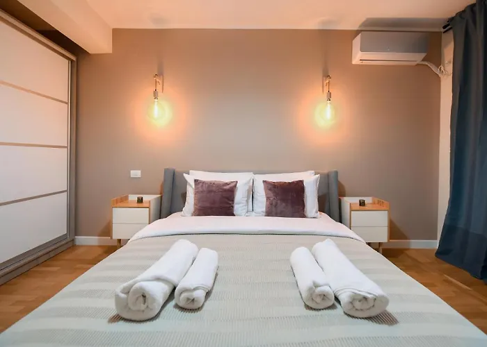 Lejlighed Living At Its - Spacious 2 Bedroom On Calea Victoriei *