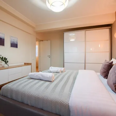 Apartamento Living At Its - Spacious 2 Bedroom On Calea Victoriei Bucarest