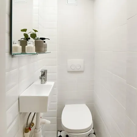 Lägenhet Living At Its - Spacious 2 Bedroom On Calea Victoriei Bukarest