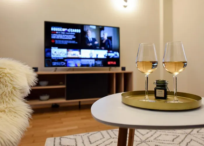 Apartment Living At Its - Spacious 2 Bedroom On Calea Victoriei Bukarest